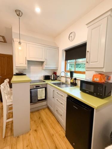 Bluebell Cottage - with hottub Hotel in Newry