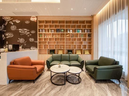 GreenTree Hotel (Huaibei Wuyue Plaza) Hotel in Jiangsu
