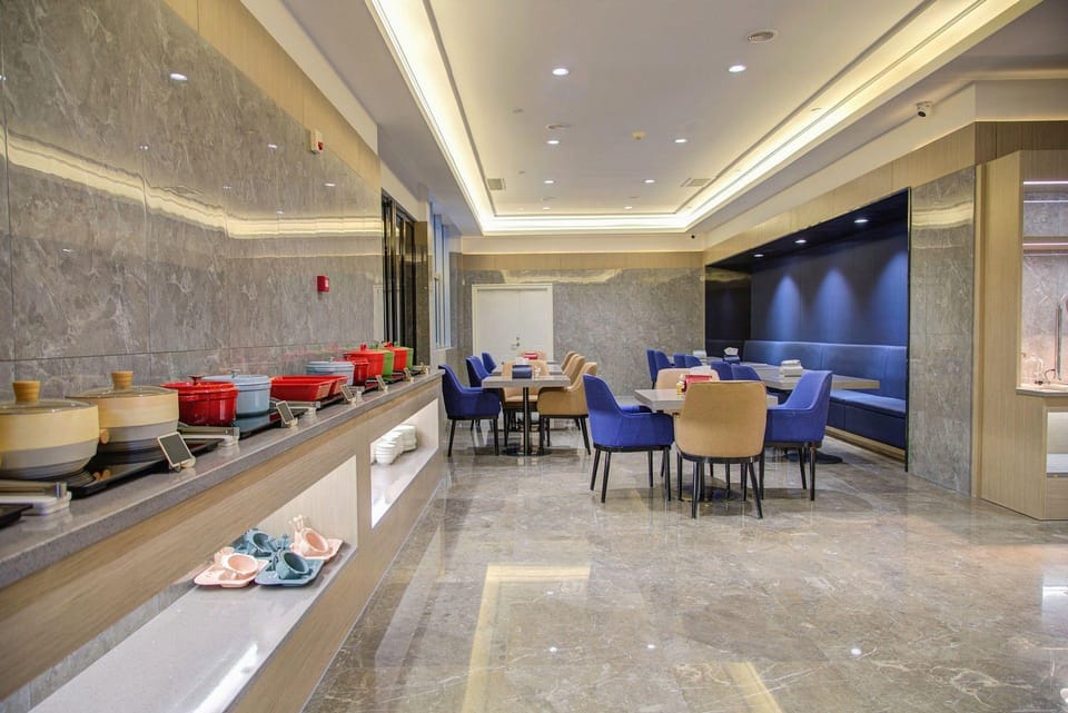 Starway Hotel Zhengzhou Xingyang New Area Hotel in China