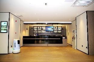 Hanting Hotel Lvliang College Hotel in China