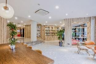 Hanting Premium Hotel Shanghai Zhongshan Park Yan'an Road Hotel in Shanghai