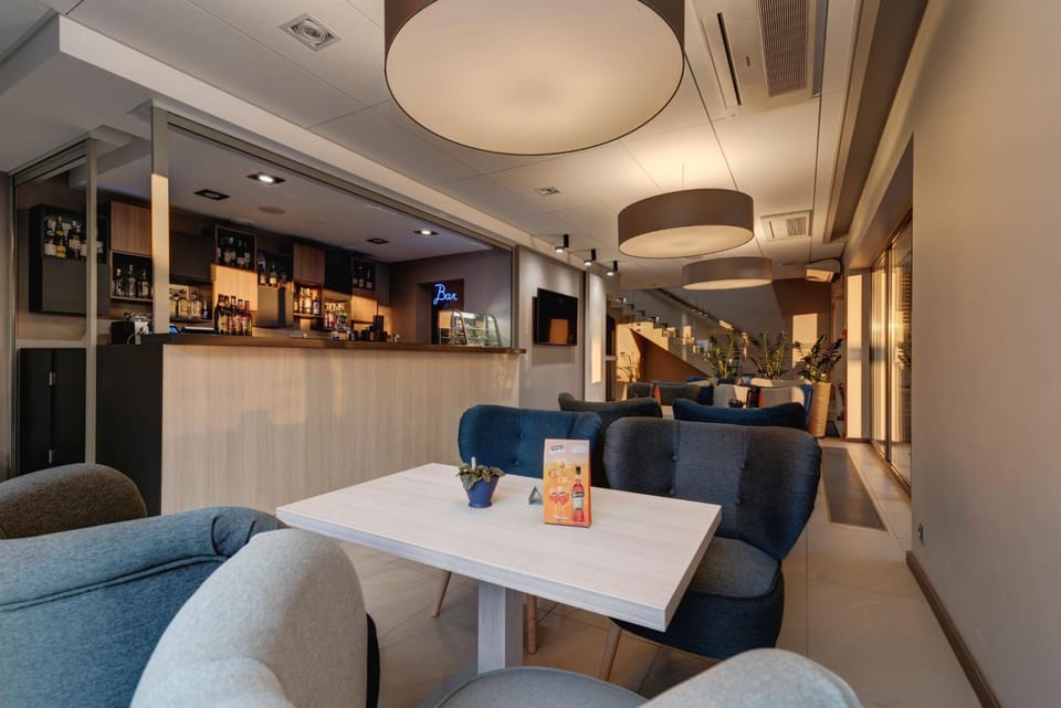 Bar/lounge