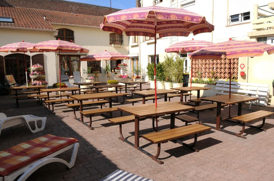 AUBERGE RIVA BELLA Hostel in Hauts-de-France