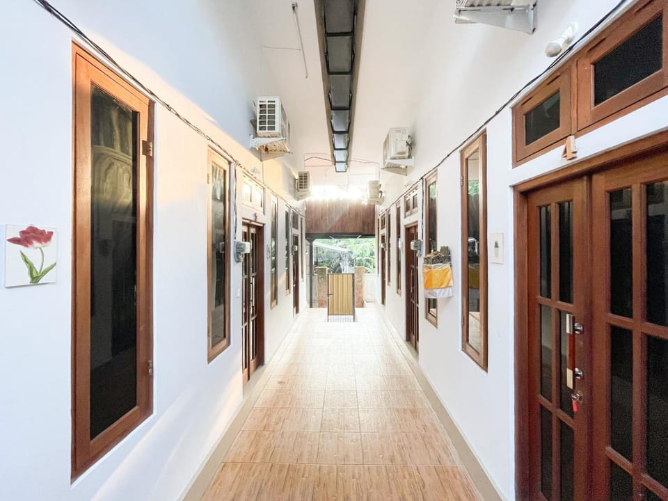 OYO 90512 Tiny House Hotel in Blahbatuh