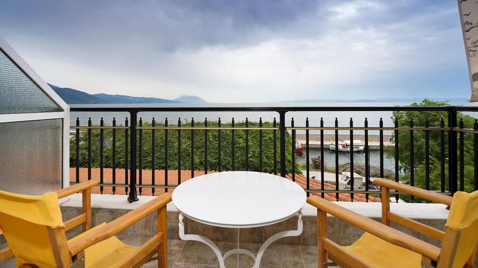 Pharos Rooms Apartment hotel in Euboea