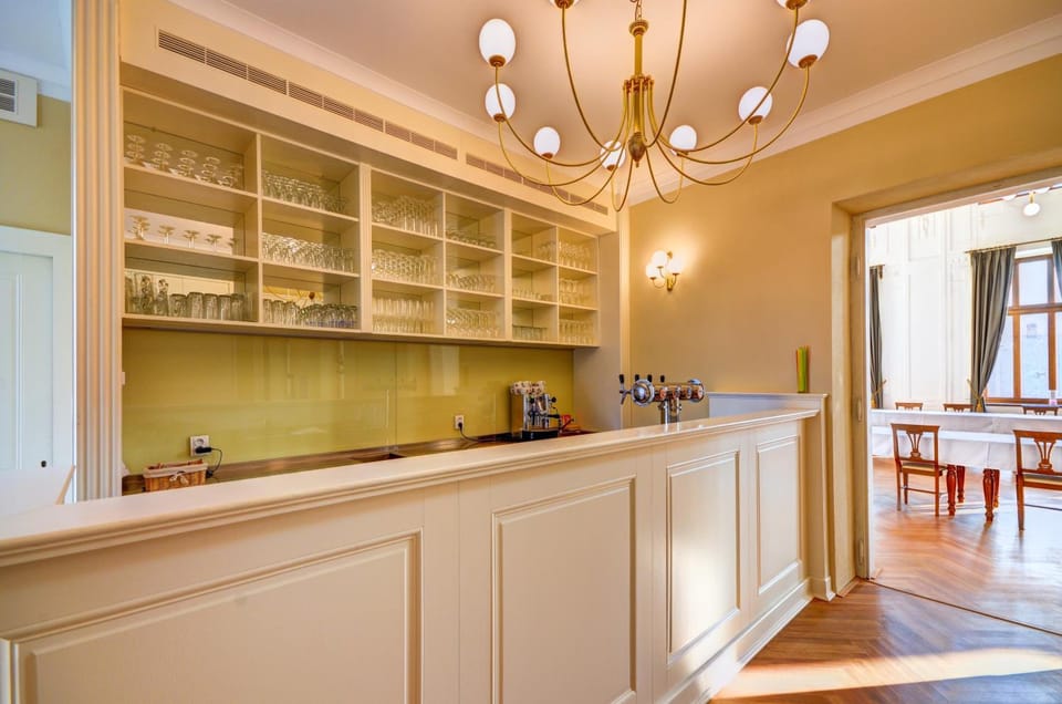 Bar/lounge