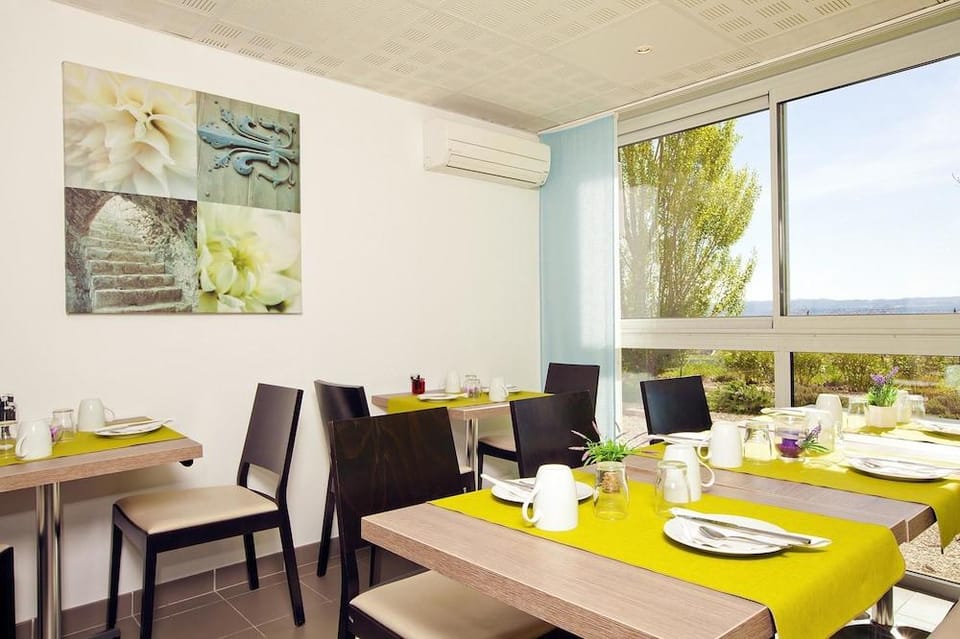 Séjours et Affaires Manosque Hotel in Manosque
