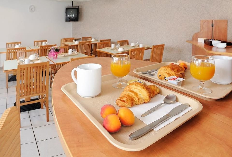 Sejours et Affaires Tours Leonard de Vinci Hotel in Tours