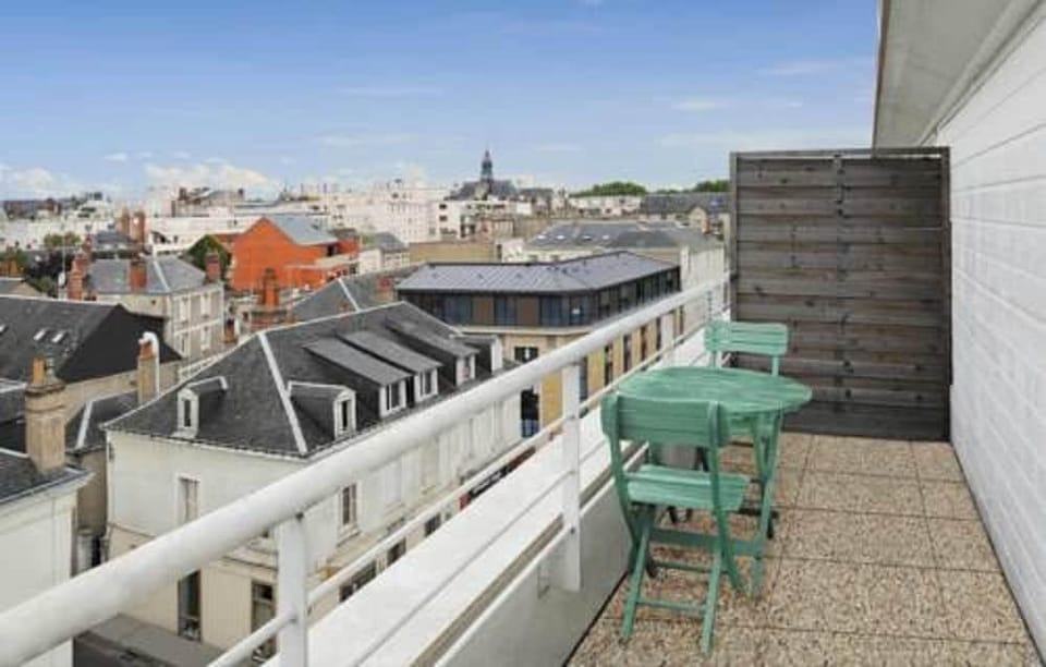 Sejours et Affaires Tours Leonard de Vinci Hotel in Tours