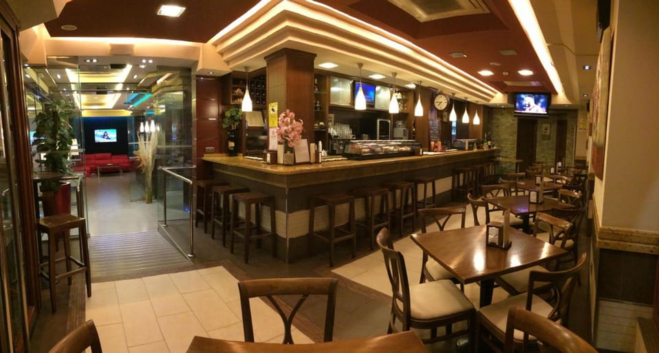 Bar/lounge