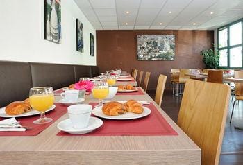 Séjours et Affaires Serris Rive Gauche Hotel in Chessy