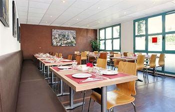 Séjours et Affaires Serris Rive Gauche Hotel in Chessy