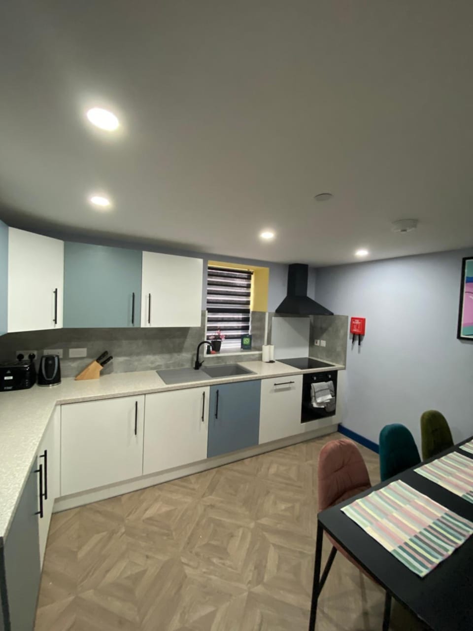 Aaron Wise - 51 Fitzhamon Apartments Hotel in Cardiff