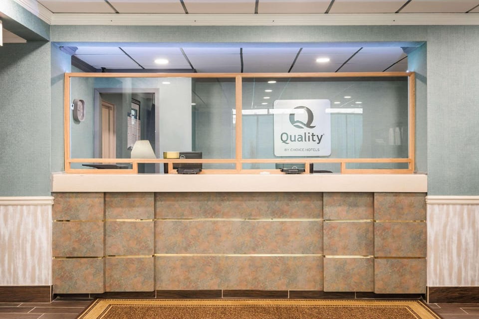 Finger Lakes Inn & Suites Hotel in Bath