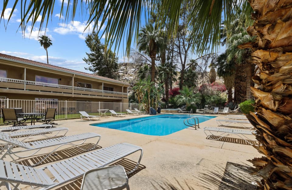 Sol Springs Inn Hotel in Cathedral City