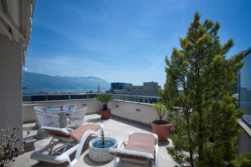 Apia Residence Hotel in Budva