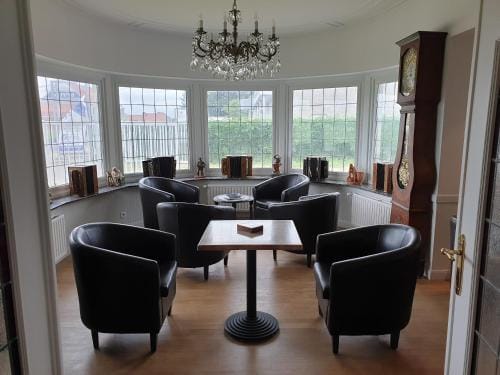 Den Hoge Doorn Hotel in Flanders