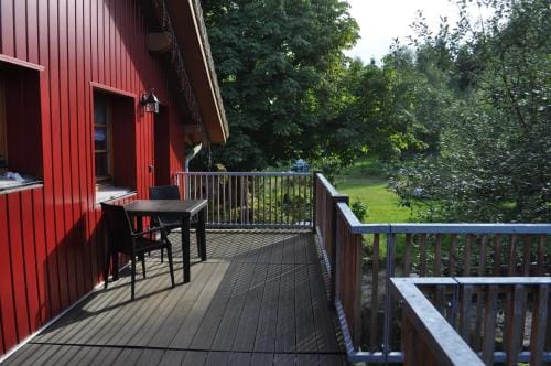 "Chambre Merisier" dans une ferme avec etang prive au coeur de la region des mille etangs, Faucogney Hotel in Vosges