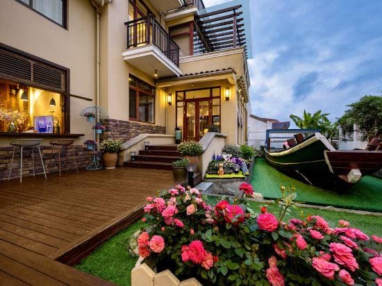 Shanghai Yinshan Yushe Holiday Villa Hotel in Shanghai