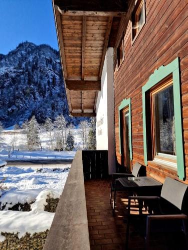 Pension Baranekhof - closest to the Kitzsteinhorn Ski Resort Hotel in Piesendorf