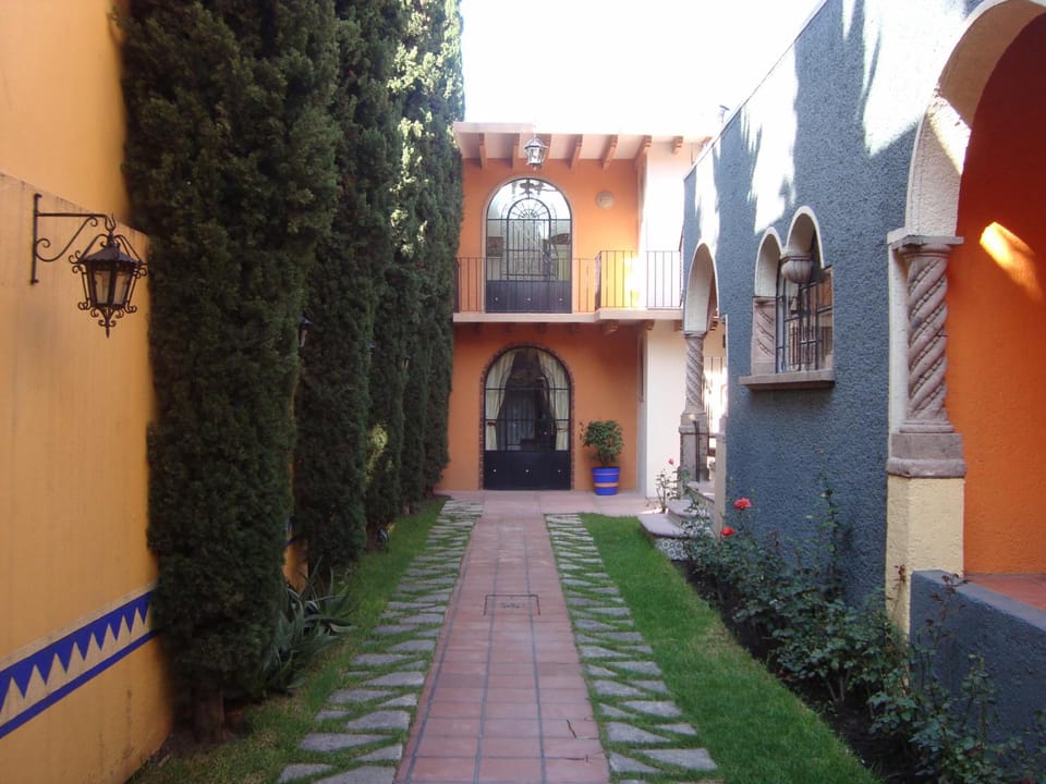 Villa Alfonsina Hotel in Mexico City