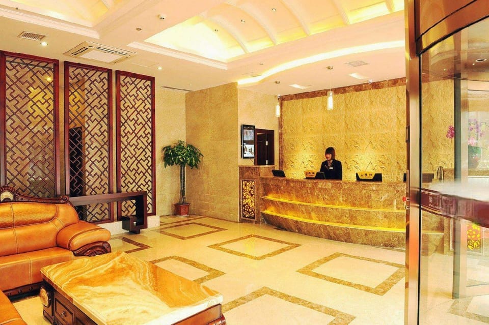 Hangzhou Platinum Palace Hotel (Wujiao Tianjie Gaosha Road Subway Station Branch) Hotel in Hangzhou