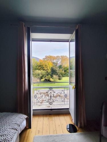Domaine Clairfontaine Noyarey - Suites Junior Hotel in Auvergne-Rhône-Alpes