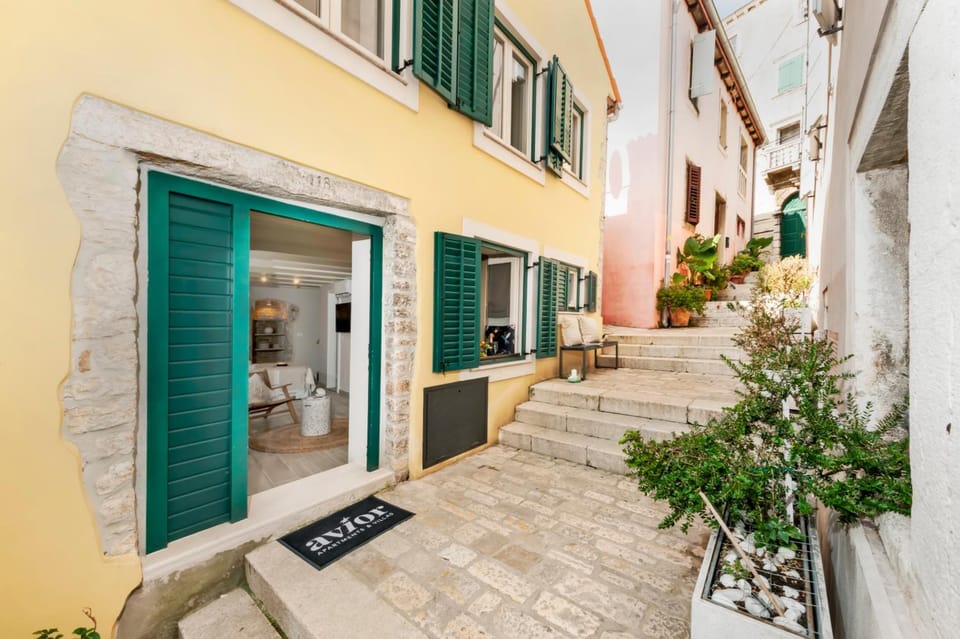 Yellow House Rovinj Hotel in Rovinj