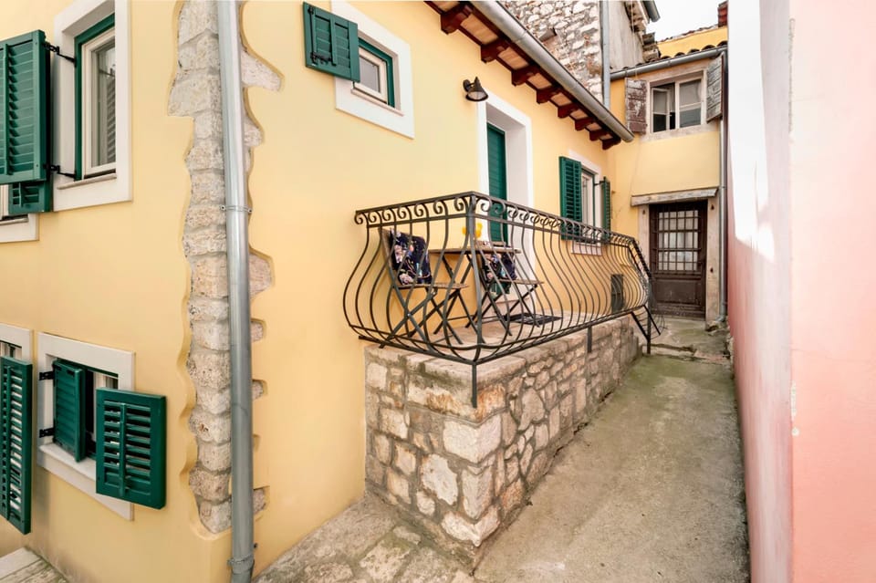 Yellow House Rovinj Hotel in Rovinj