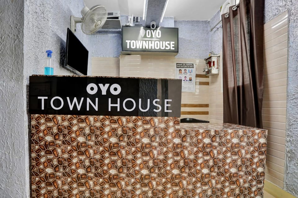 Hotel O Sky View Residency Hotel in Delhi