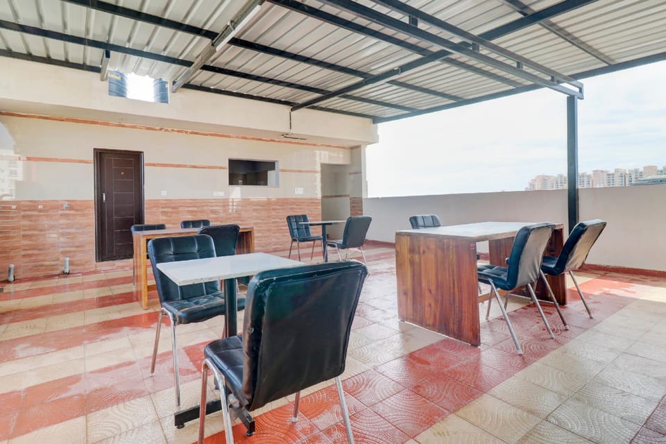 Hotel O Elite Lifestyle Red Rose Near 7d Voyage Hotel in Bengaluru