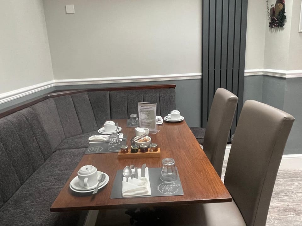 Mansfield Lodge Hotel Ltd Hotel in Mansfield