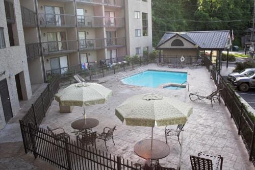 Olde Gatlinburg Rentals Hotel in Gatlinburg