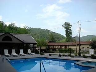 Olde Gatlinburg Rentals Hotel in Gatlinburg
