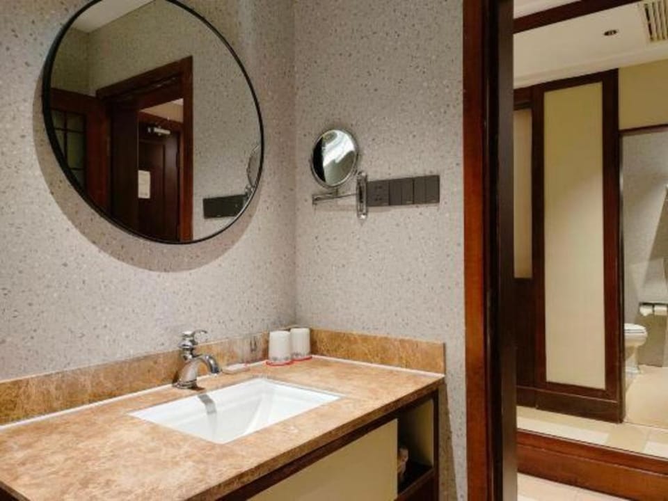 Linjiang International Cruise Hotel (Shanghai Youyi Road) Hotel in Shanghai