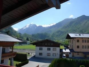 Boutique Hotel Pinzgauerhof Hotel in Piesendorf