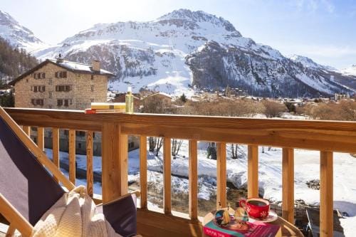 Hotel Ski Lodge - Chambres & Appartements - Village Montana Hotel in Val dIsere