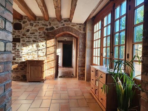 Ferme equestre & Chambres d'hotes Gateau Stables proche Guedelon Hotel in Centre-Val de Loire