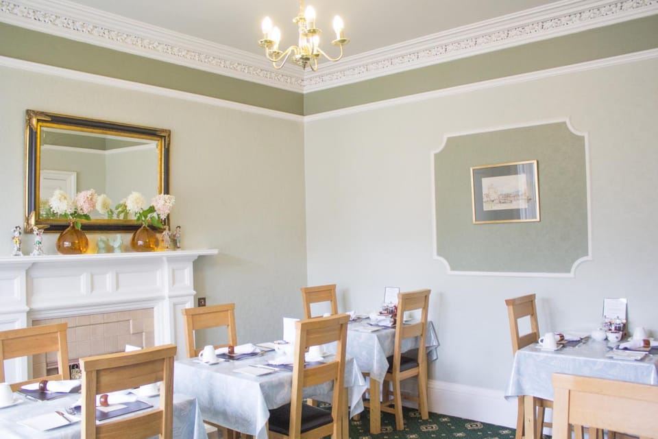 Hazeldene Guest House Hotel in Perth