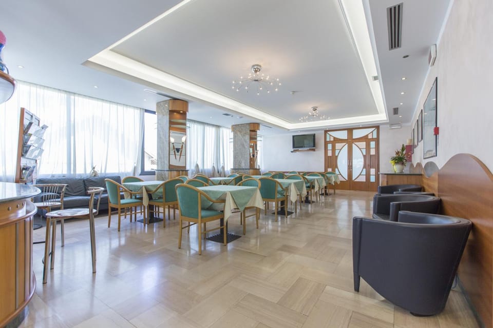 Shared lounge/TV area