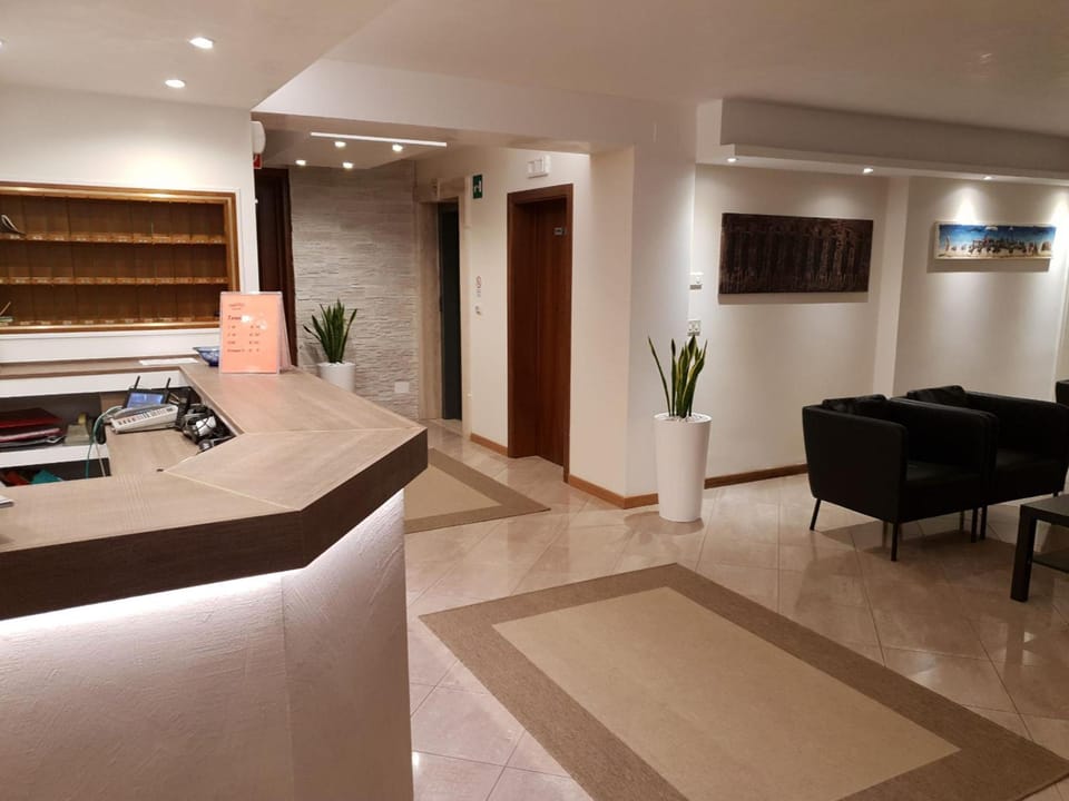 Shared lounge/TV area