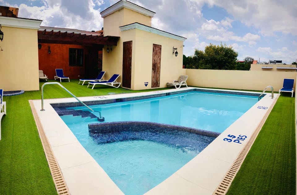 Swimming pool