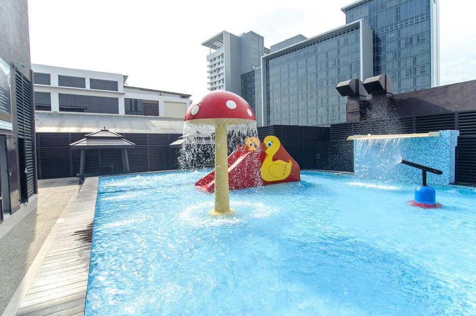 Swimming pool [kids]