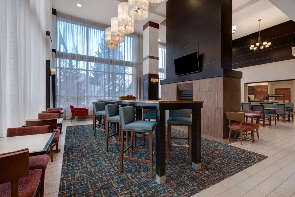 Hampton Inn & Suites Seattle/Federal Way Hotel in Federal Way