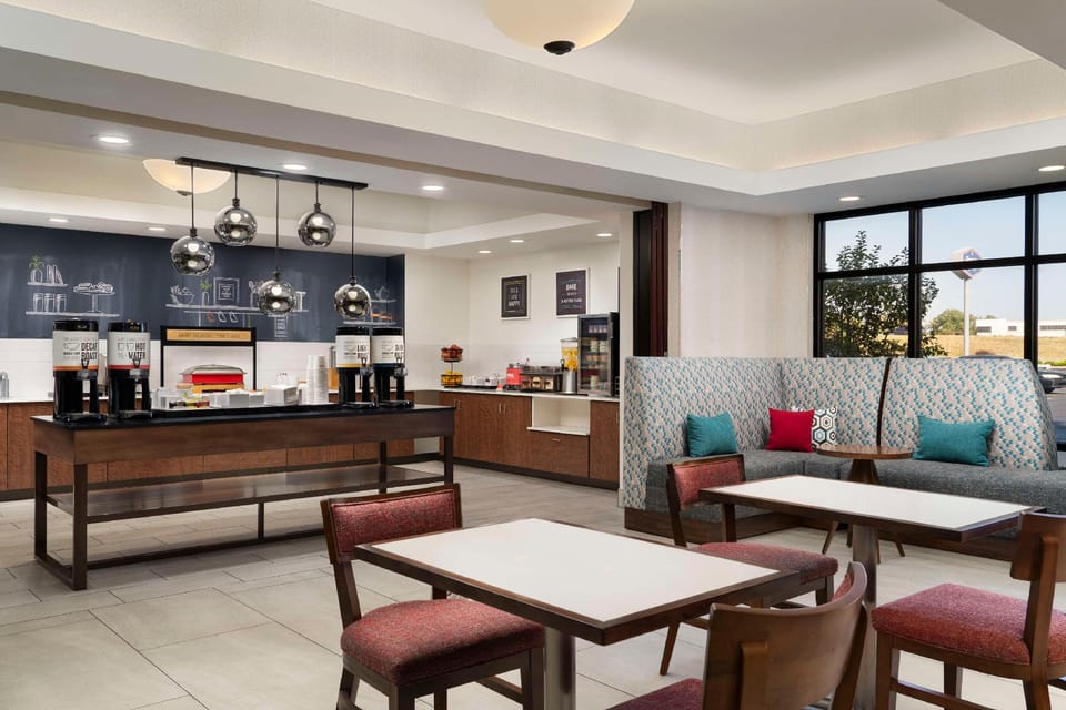 Hampton Inn Ft. Wayne/Dupont Road Hotel in Fort Wayne