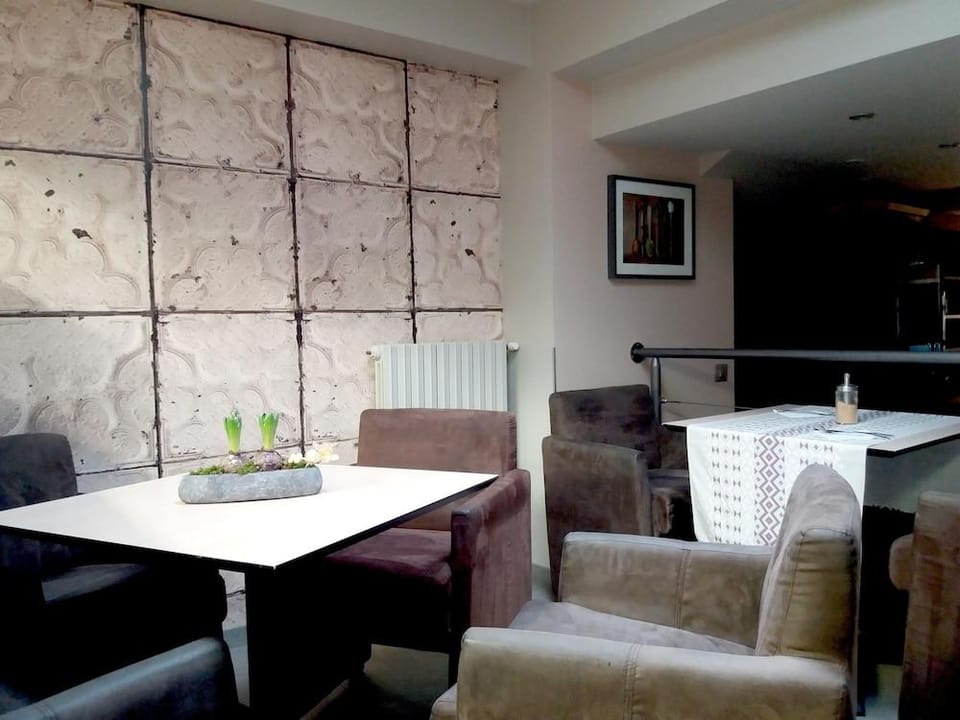 Le Cadoudal Hotel in Auray