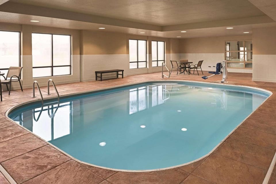 Country Inn & Suites By Radisson, Dayton South, OH Hotel in Centerville
