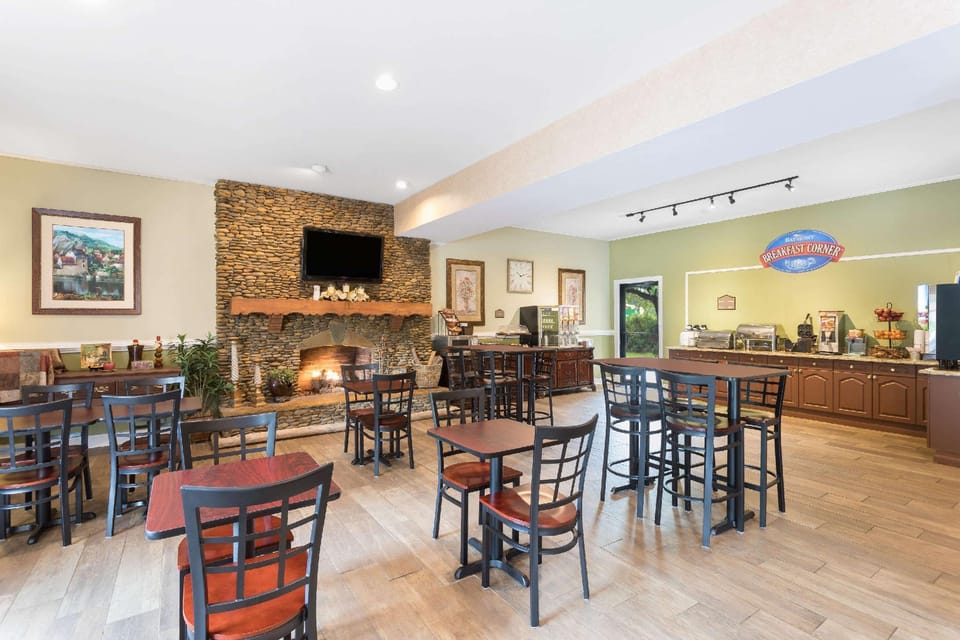 Baymont by Wyndham Helen Hotel in Helen
