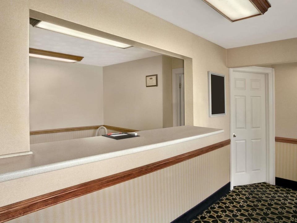 HOWARD JOHNSON SANDUSKY SOUTH Hotel in Sandusky