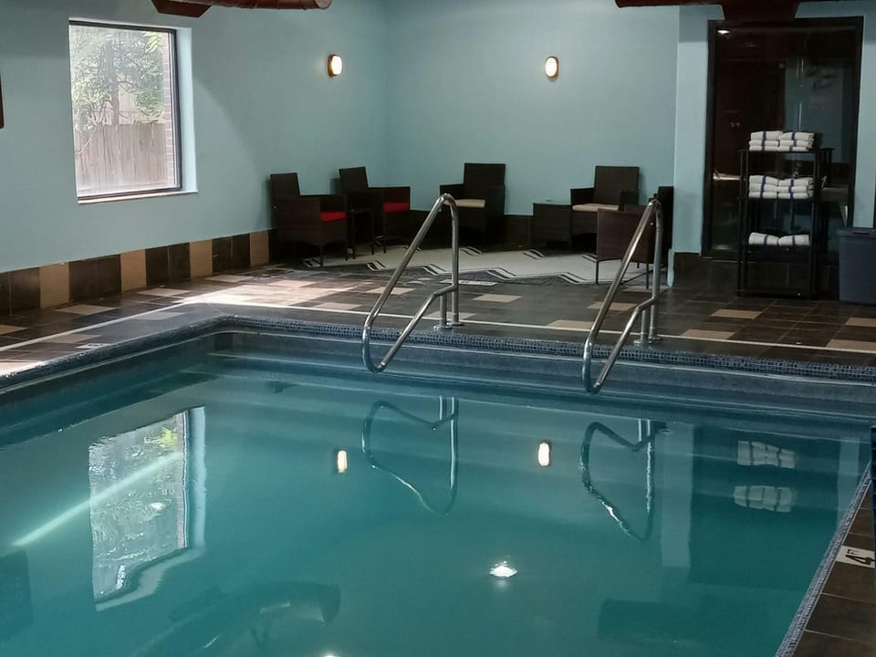 Red Roof Inn & Suites Detroit-Melvindale/ Dearborn Hotel in Melvindale